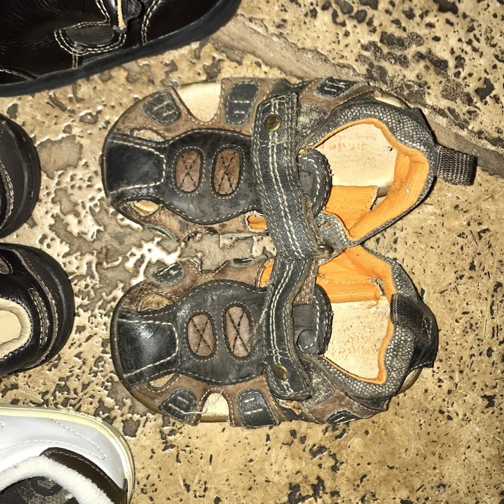 KIDS shoes bundle - Picture 7 of 7